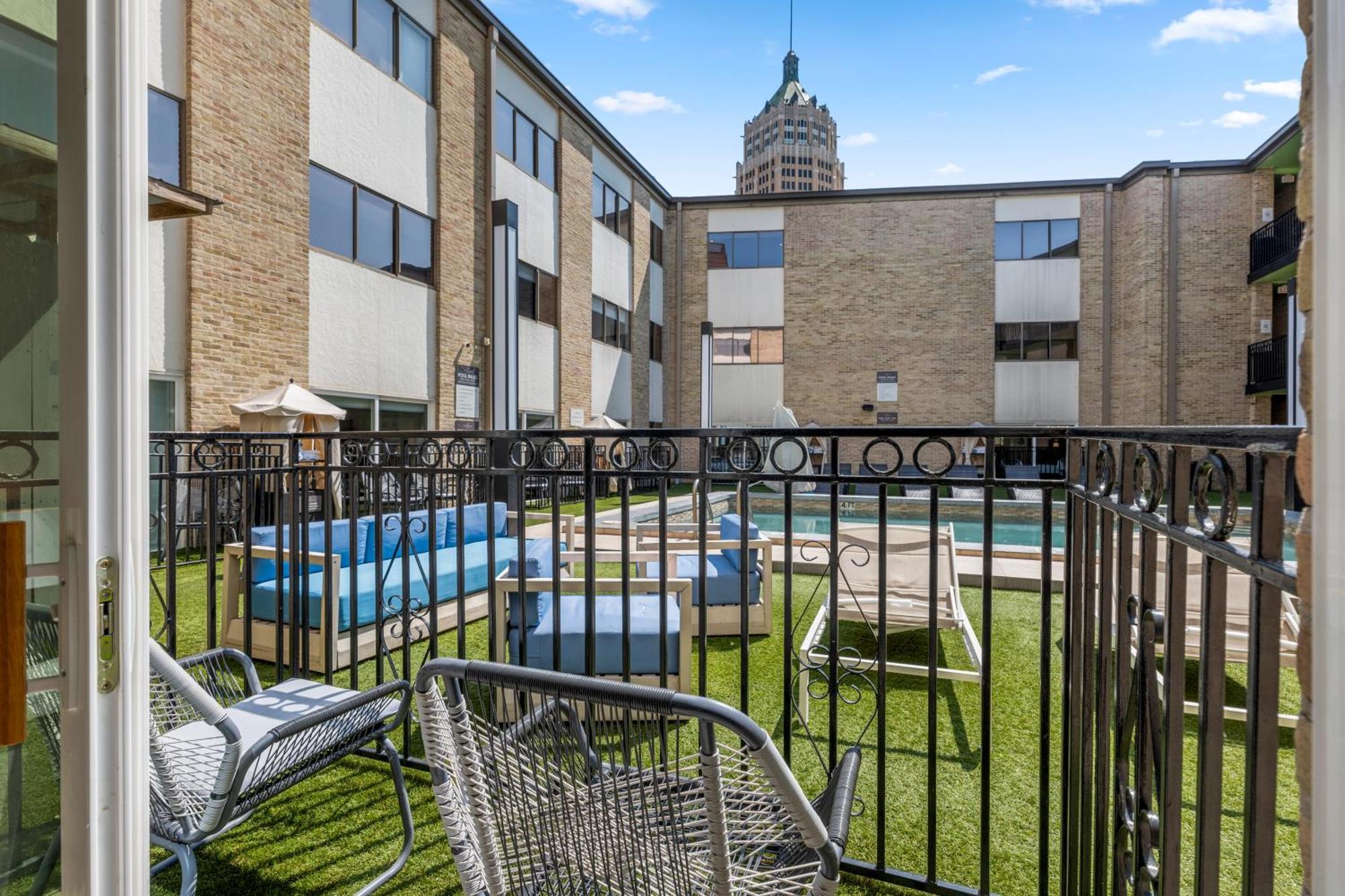Riverwalk Plaza Hotel San Antonio Exterior photo
