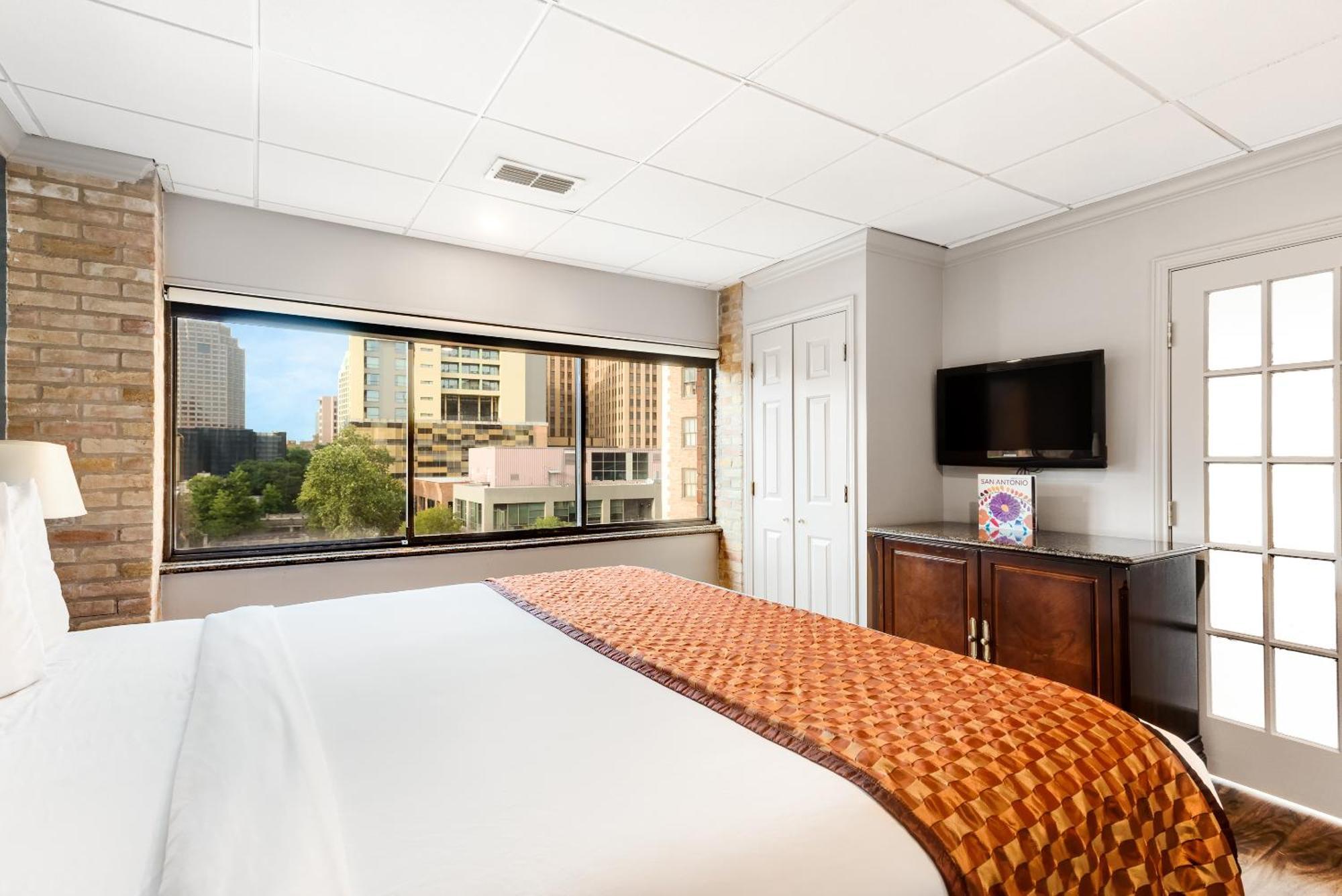 Riverwalk Plaza Hotel San Antonio Exterior photo