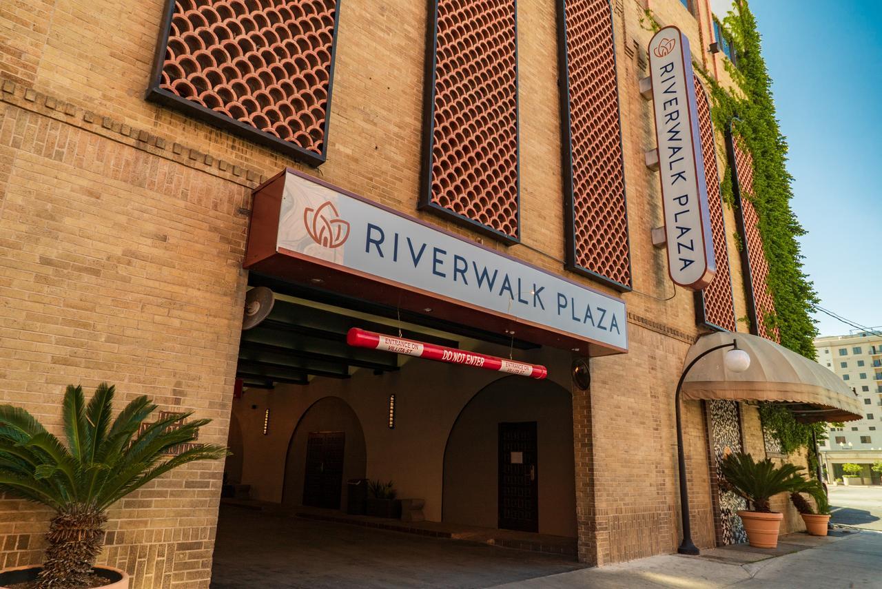 Riverwalk Plaza Hotel San Antonio Exterior photo
